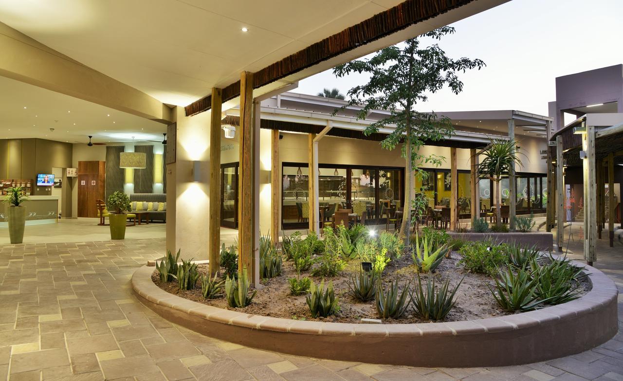Cresta Maun Hotel Екстериор снимка